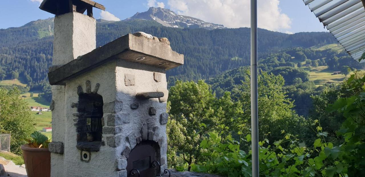 Ferienhaus & Ferienwohnung Winay Wayna Gotschna Blick Клостерс Екстериор снимка