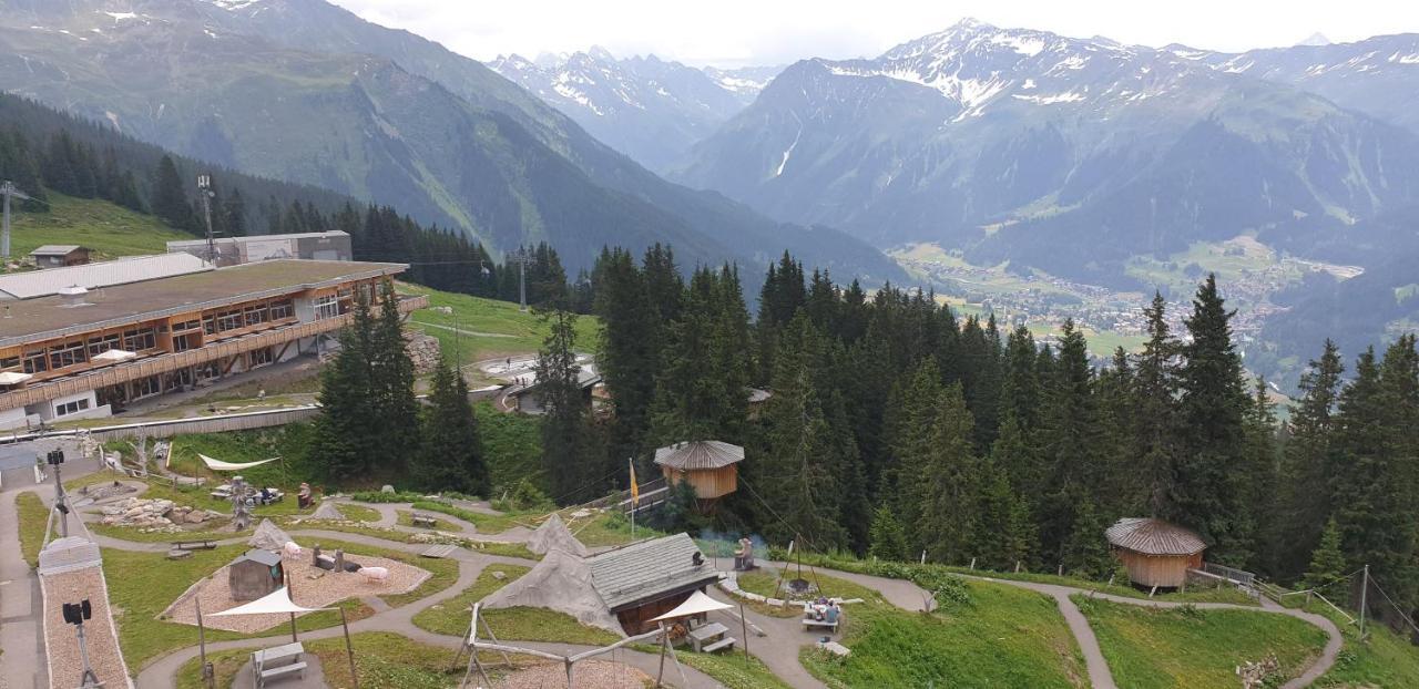 Ferienhaus & Ferienwohnung Winay Wayna Gotschna Blick Клостерс Екстериор снимка