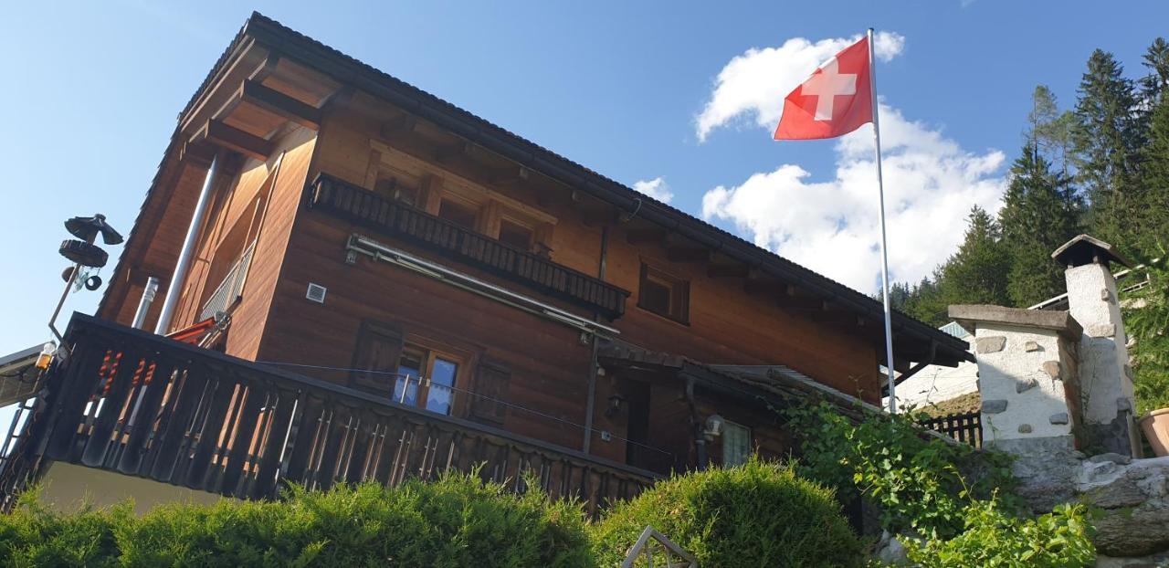 Ferienhaus & Ferienwohnung Winay Wayna Gotschna Blick Клостерс Екстериор снимка